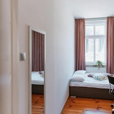Neptun - Stare Miasto Apartmán *